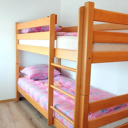 Hostel Room ホステル *